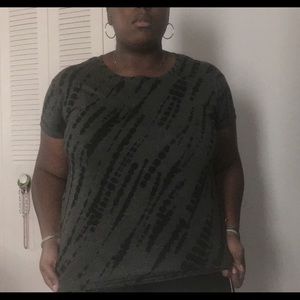 black and grey tee